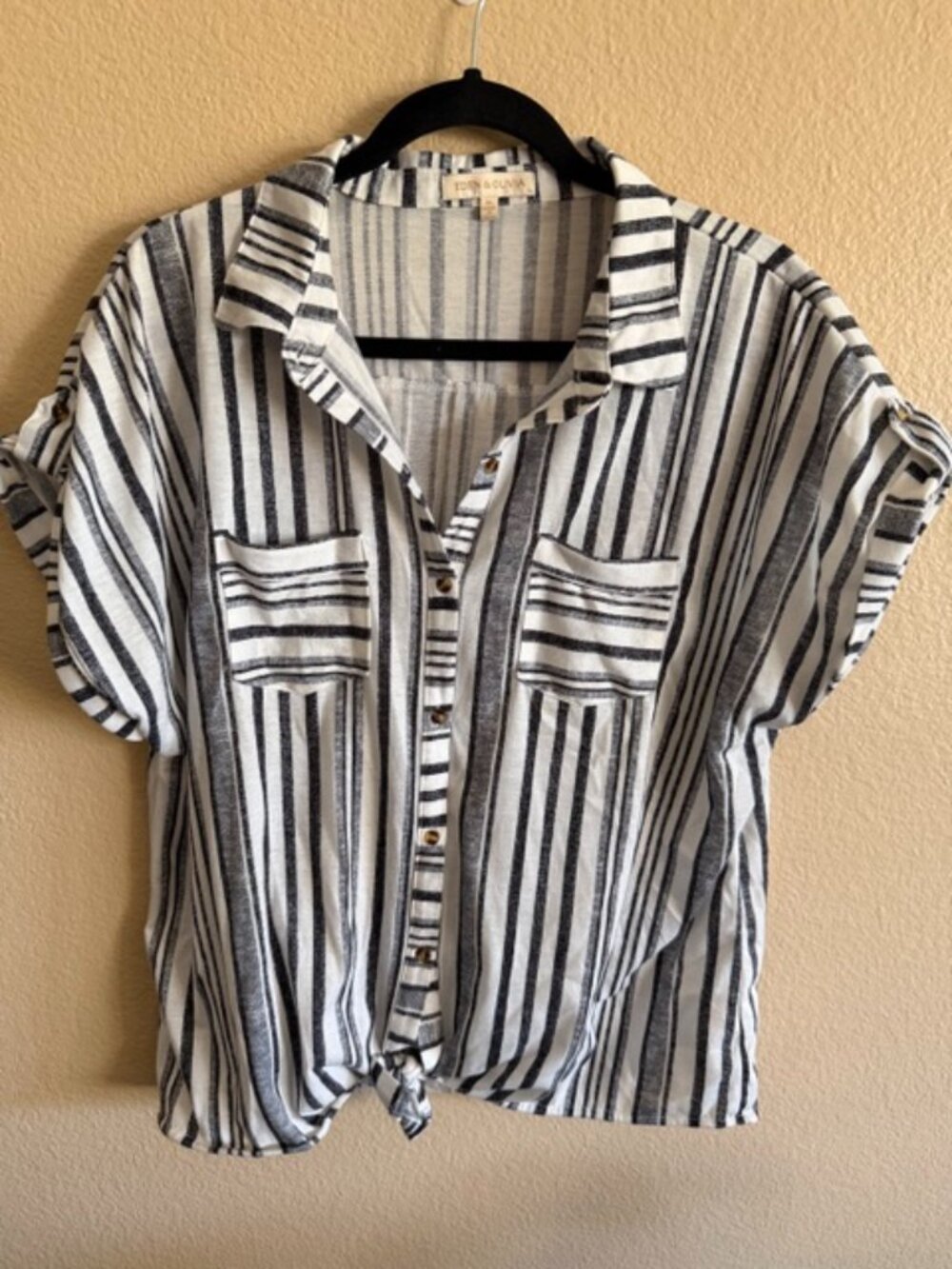 Eden & Olivia striped short sleeve button down front tie shirt Size XL